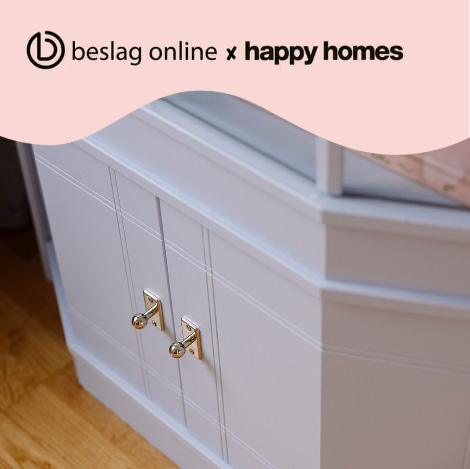 Paint an old piece of furniture – give your cabinet new life with paint and knobs