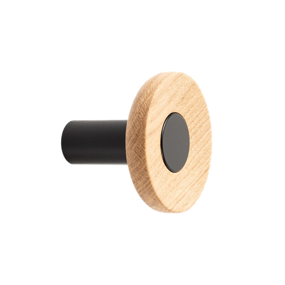 Hook Zoot - 60mm - Oak/Matte Black in the group Hooks / All Hooks / Wall Hooks at Beslag Online (10004-BO)