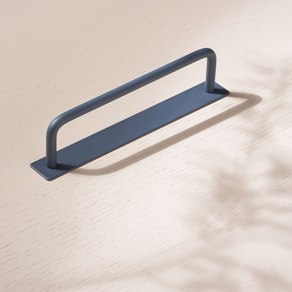 Toniton Thread Handle -  Blue in the group Kitchen Handles / All Handles / Toniton x Beslag Design at Beslag Online (401041-11)