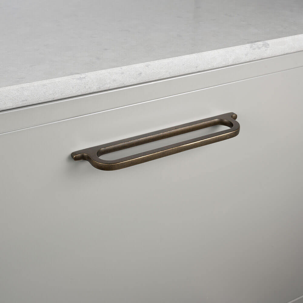 Handle Omega - 160mm - Antique Brass