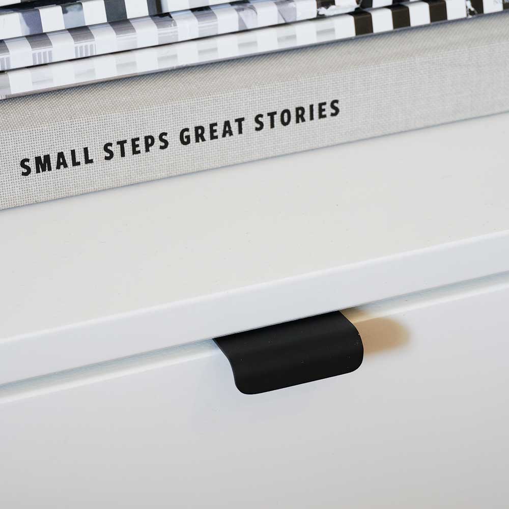 Edge Pull Handle Lip - Black
