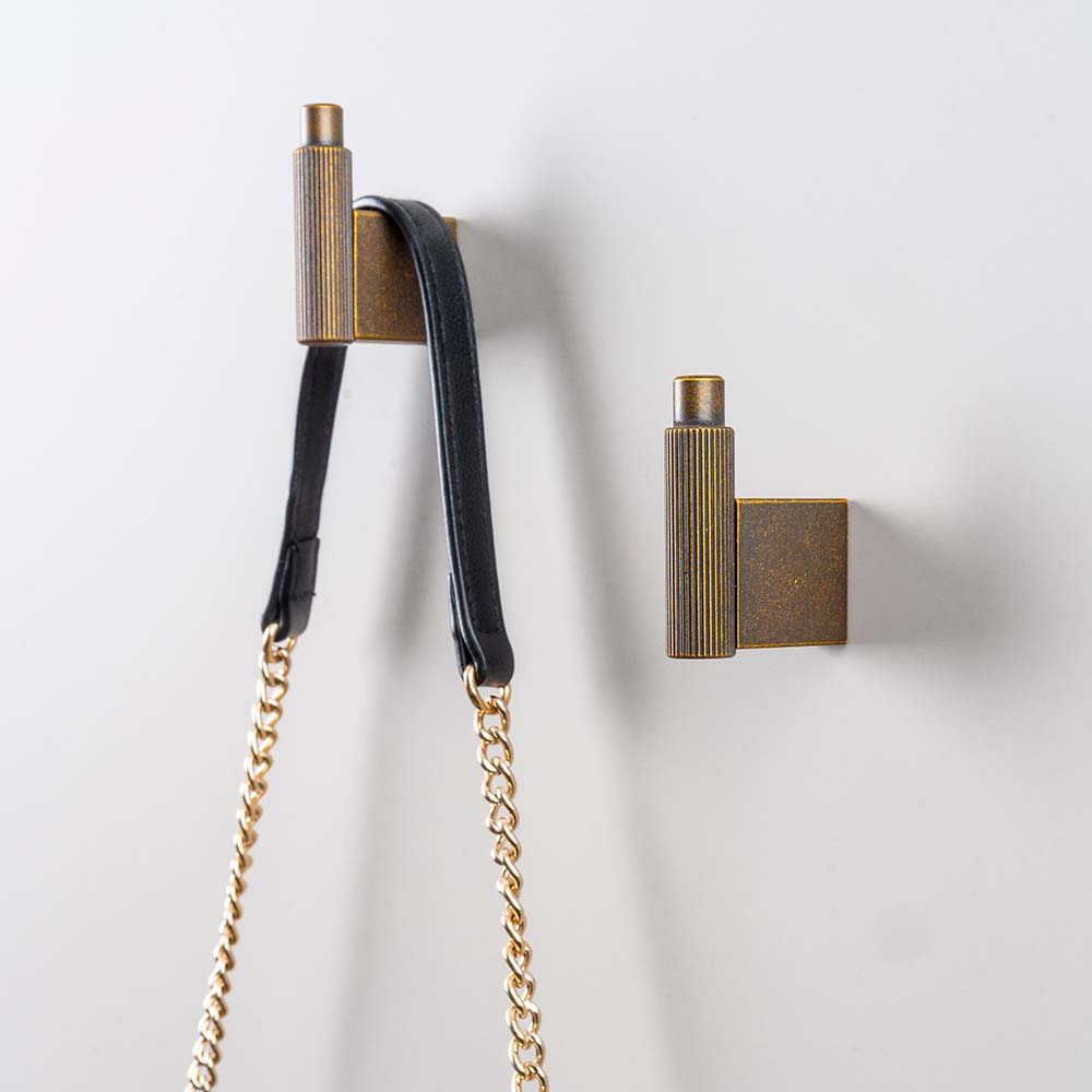 Hook Arpa - Antique Brass