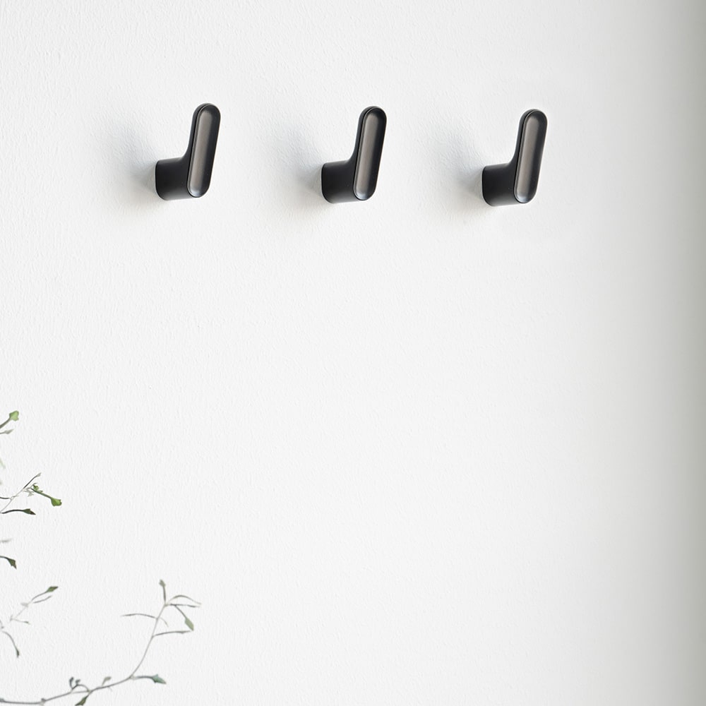 Hook Luv - Matte Black