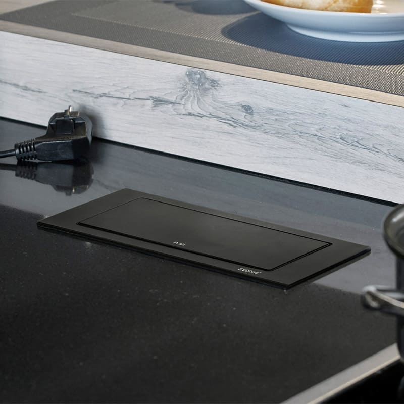 Power Socket Backflip 2 & 1 USB-C - Matte Black