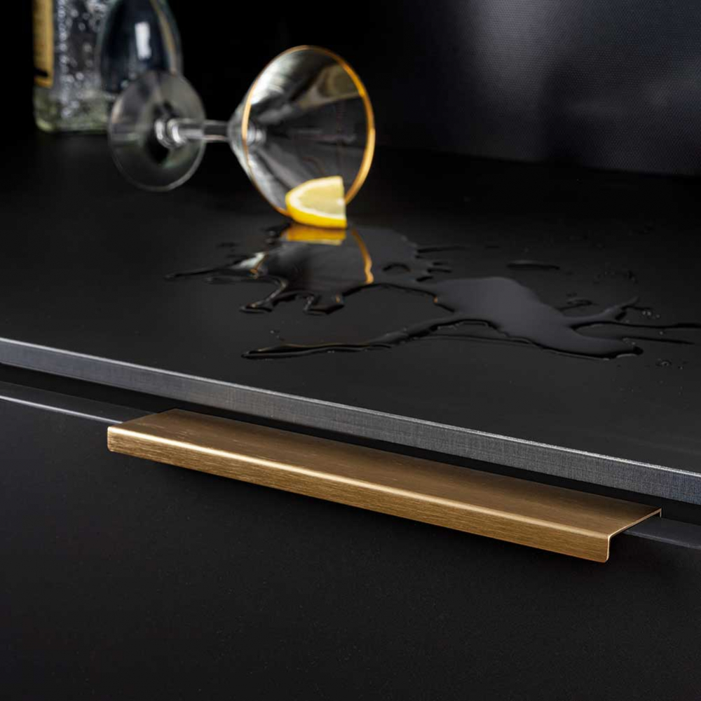 Handle Way - Brushed Brass