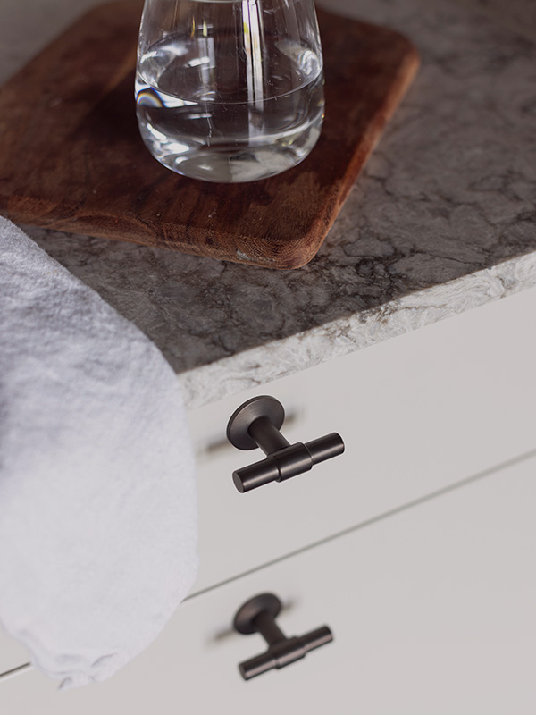 Cabinet knobs