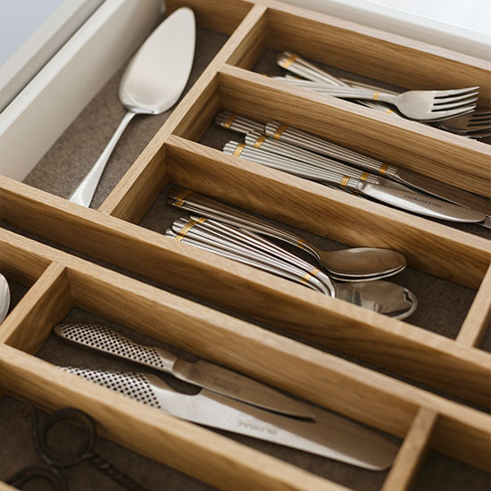 Flexible cutlery trays