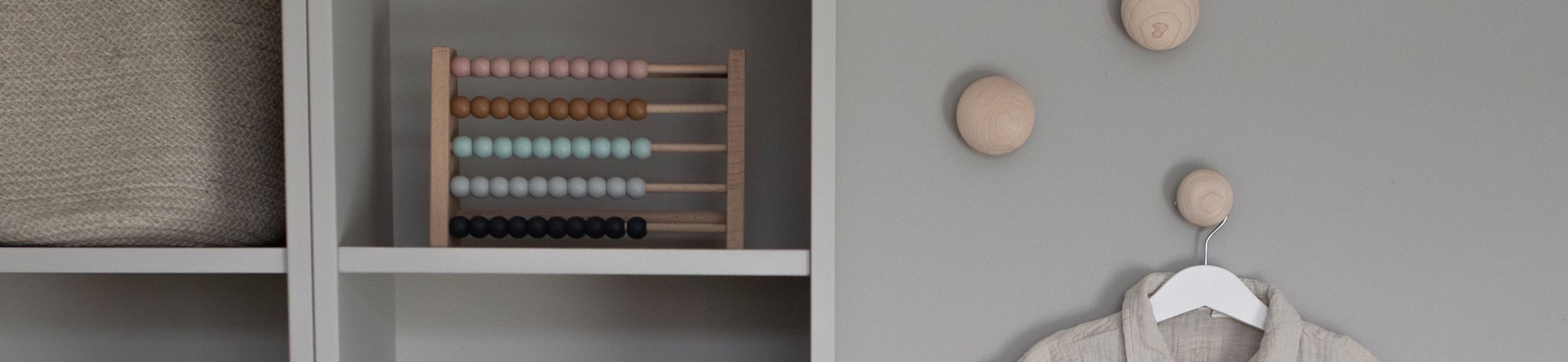 Hooks & knobs children's room