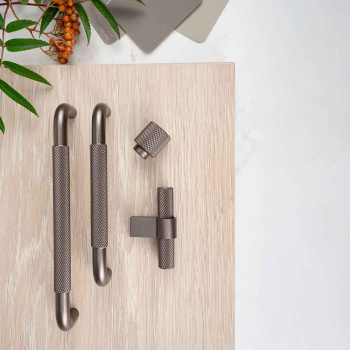 Handle Helix - Dark Bronze