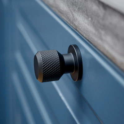 Hickory Hardware Corinth Square Cabinet Knob – Matte Black, 1 5/16, Zinc, P3182-MB