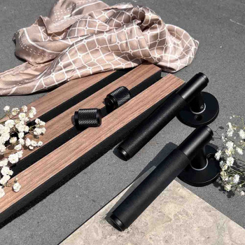 Cabinet Knob Riff - Matte Black