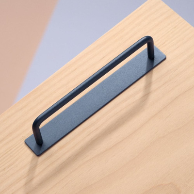 Toniton Thread Handle - Deep Blue in the group Cabinet Handles / Color/Material / Other Colours at Beslag Online (401049-11)
