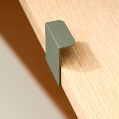 Toniton Hide Handle - Ash Green in the group Cabinet Handles / Color/Material / Other Colours at Beslag Online (401068-11-V)