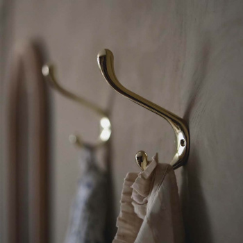 Hook Lagan - Polished Brass