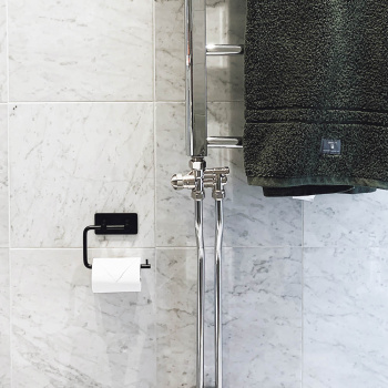 Base 200 Toilet Roll Holder - Matte Black