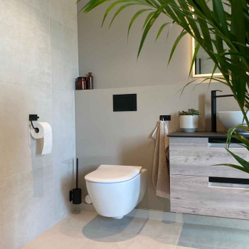 Base 200 Toilet Roll Holder - Matte Black
