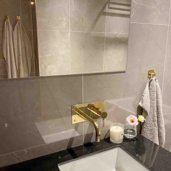 Towel Hook Base 220 1-Hook - Polished Brass