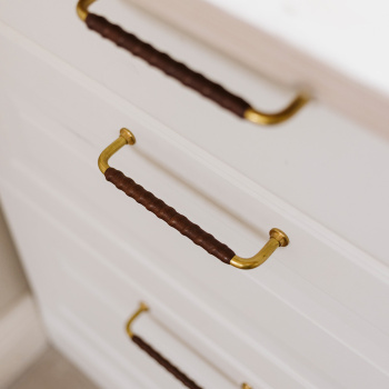 Handle 1353 - Untreated Brass/Brown Leather